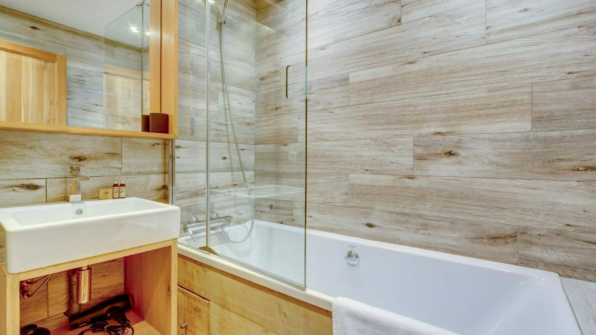 Auberge Rdc Morzine 0*,  France